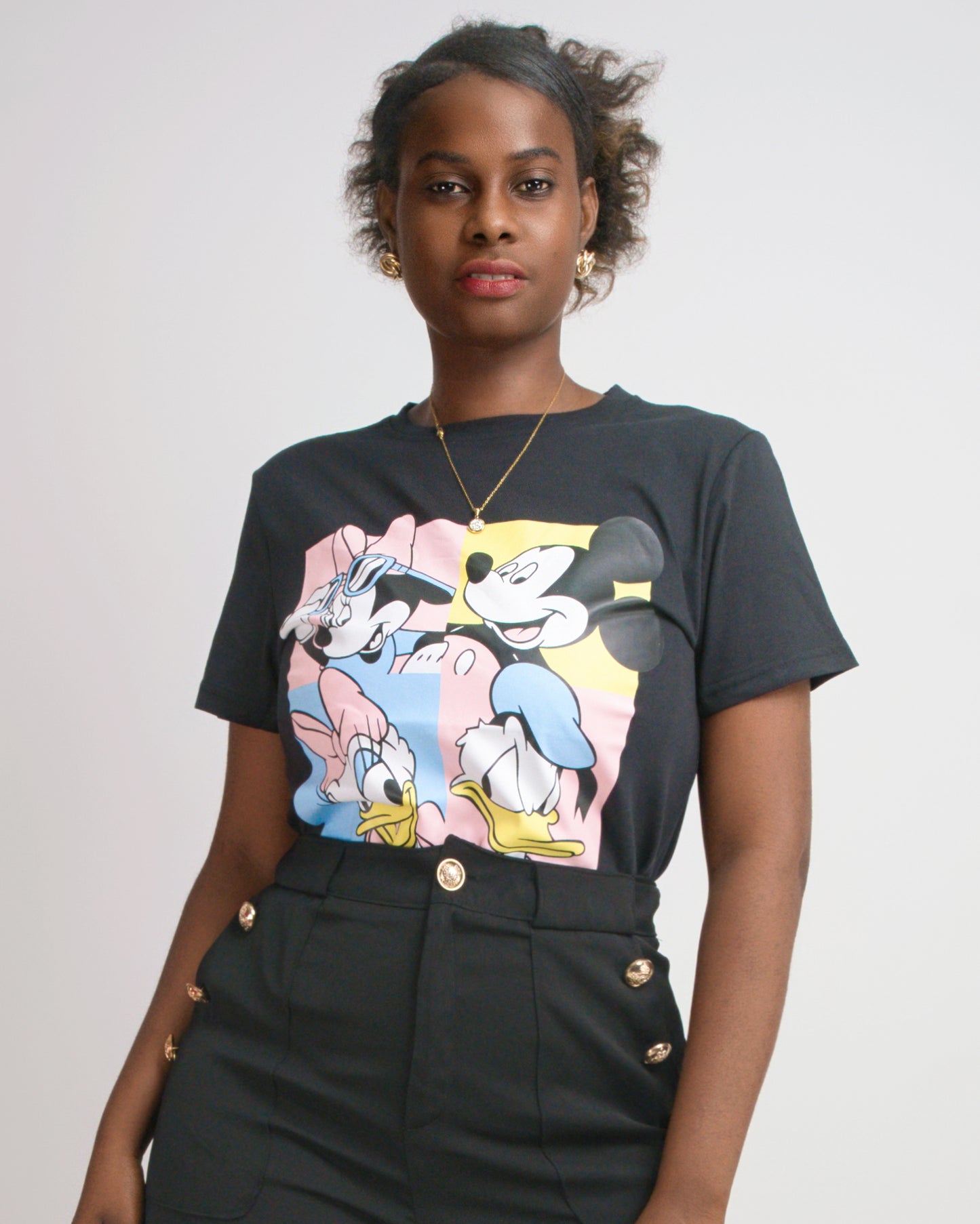 T-SHIRT FEMENINA COM MODELO MICKEY E SEUS AMIGOS   (KK35055)