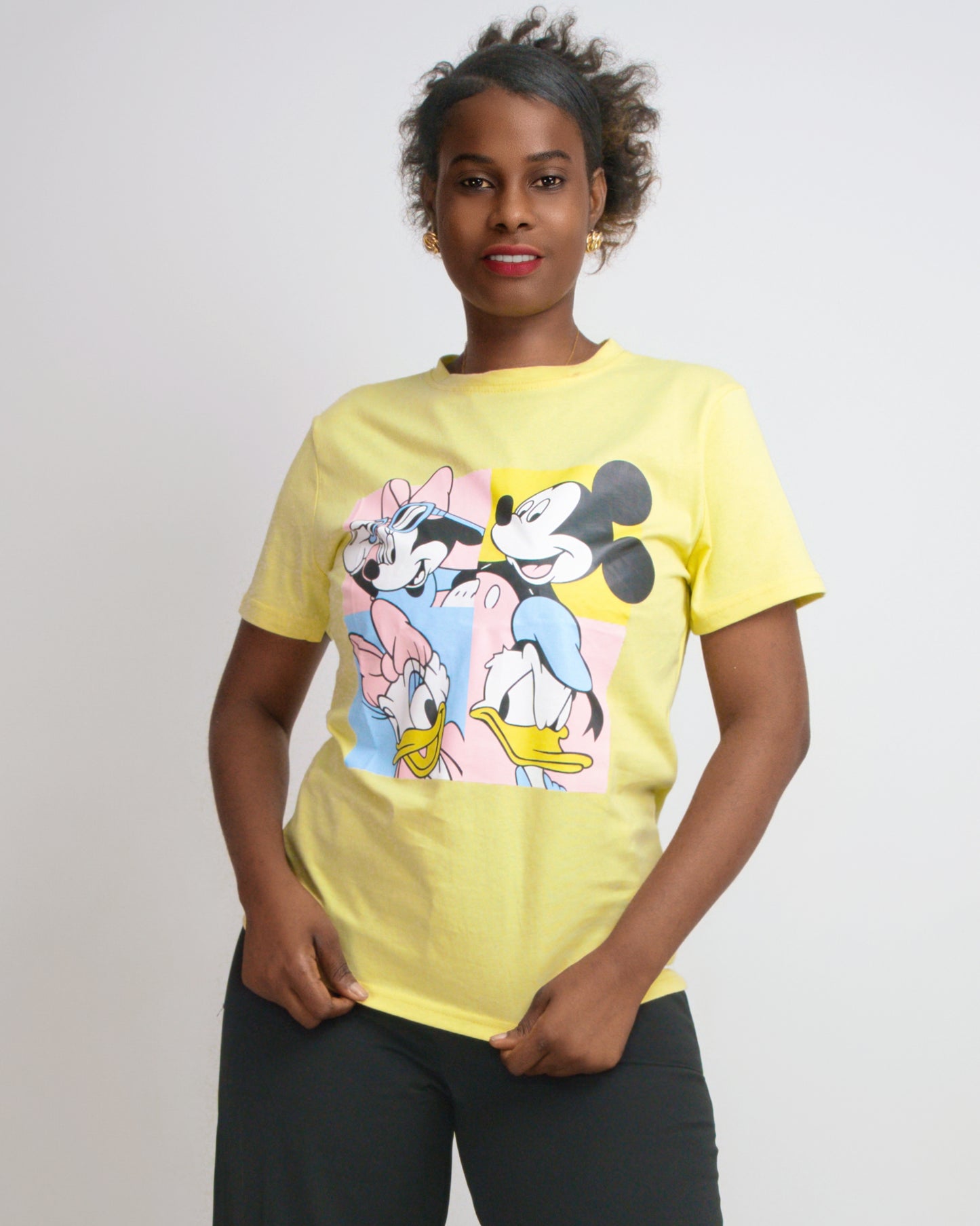 T-SHIRT FEMENINA COM MODELO MICKEY E SEUS AMIGOS   (KK35055)