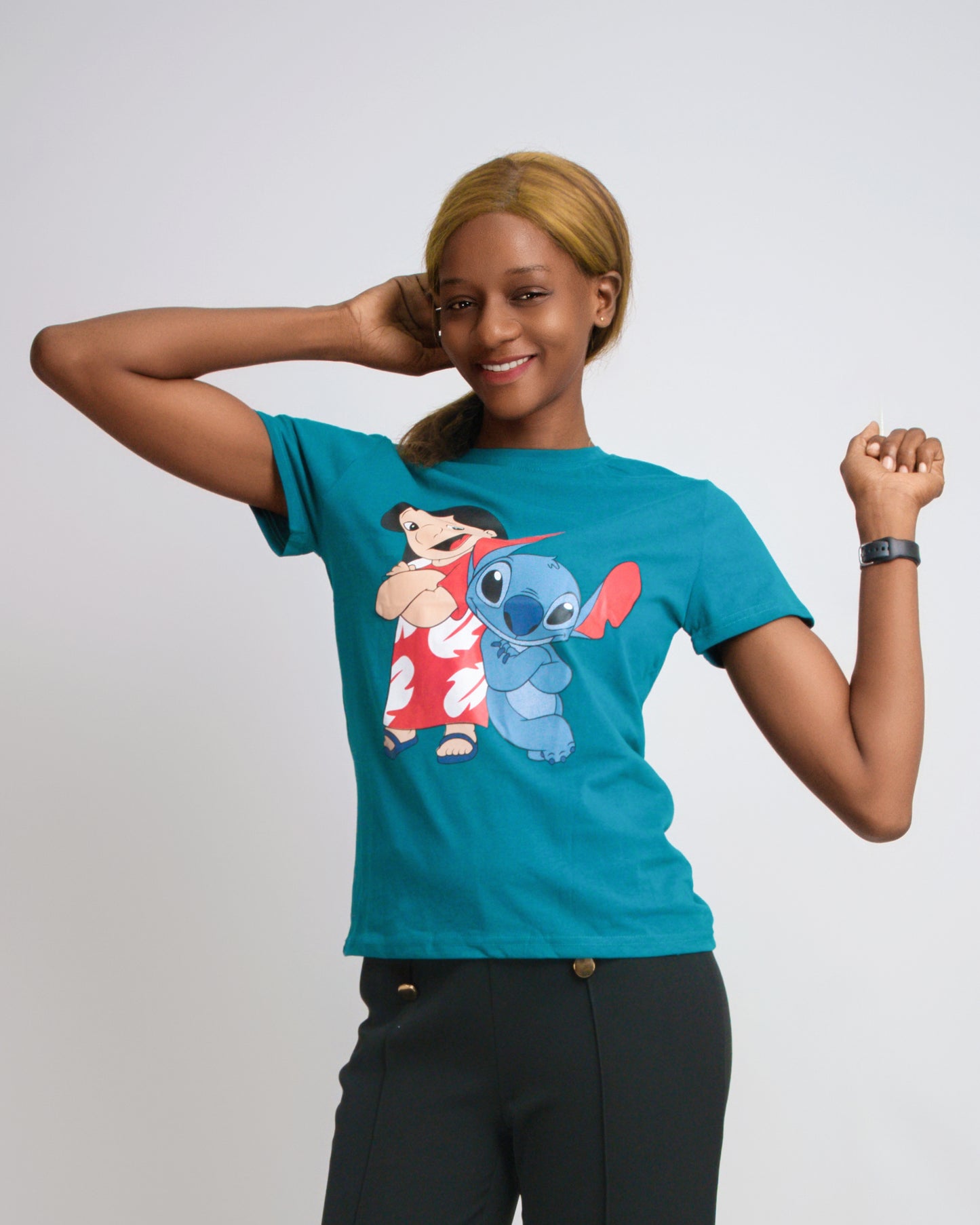 T-SHIRT FEMENINA COM MODELO  LILO E O STITCH   (KK35057)