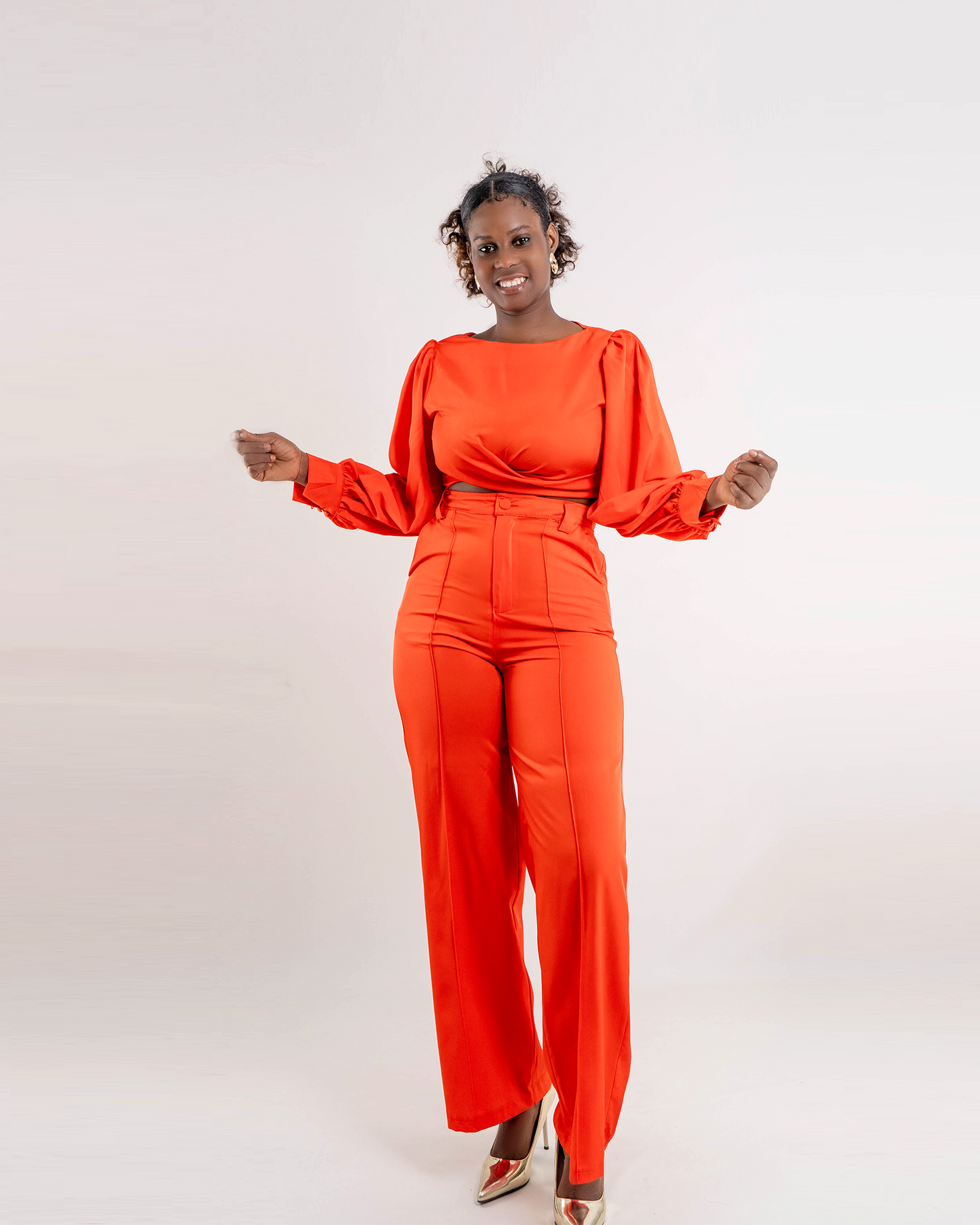 Fato de Blusa Curta Manga Comprida com Pantalona (TZ-2779)