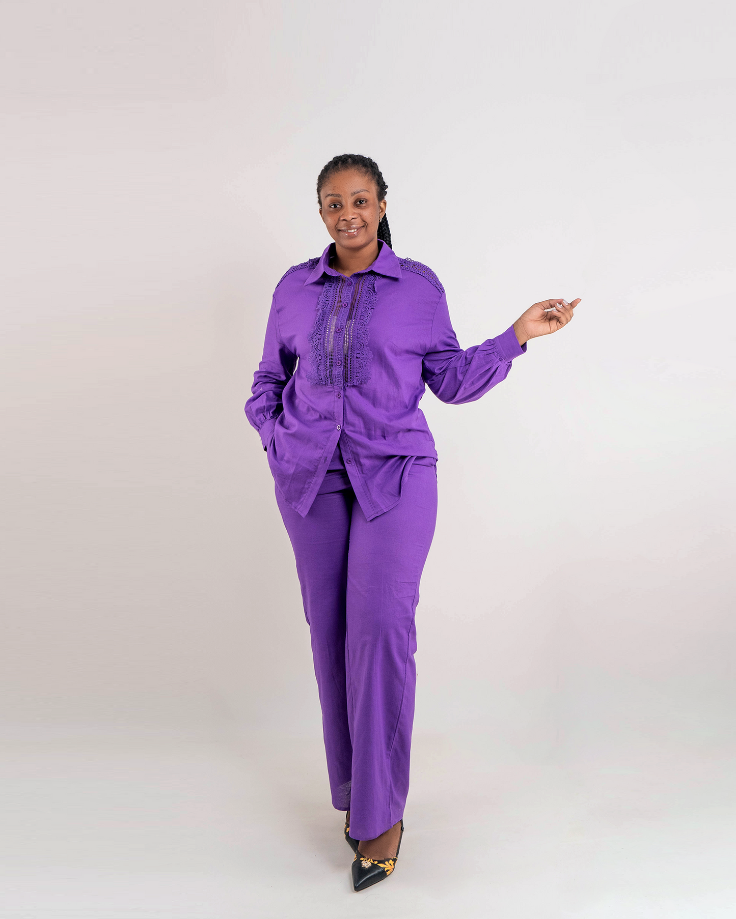 Fato de Pantalona Com Camisa Bordado Inglês Tecido Linho (TZ-2947)