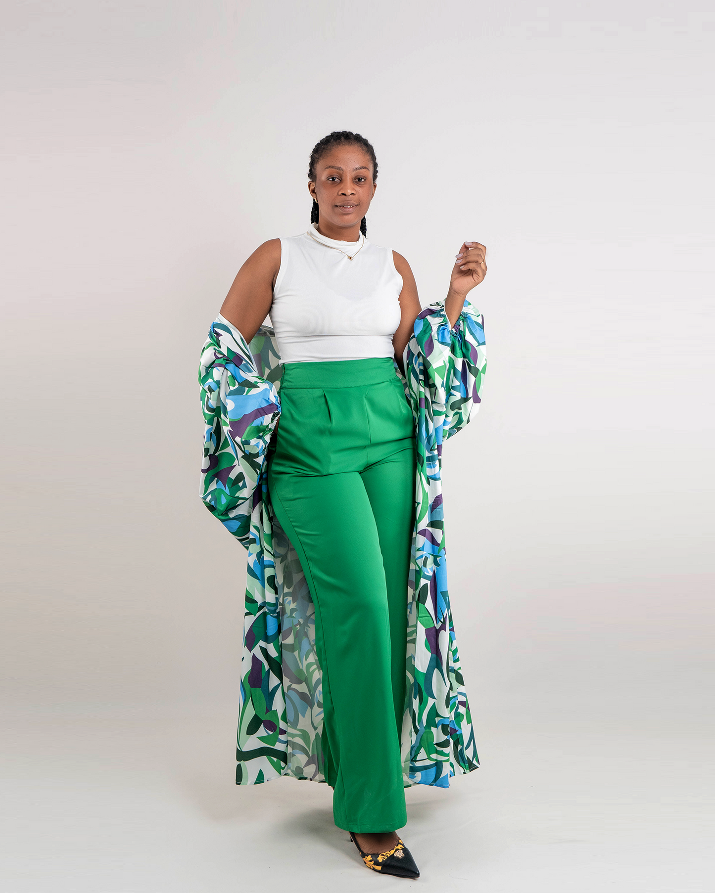 Fato de Pantalona Com Blusa Curta e Bata Estampada (TZ-2979)