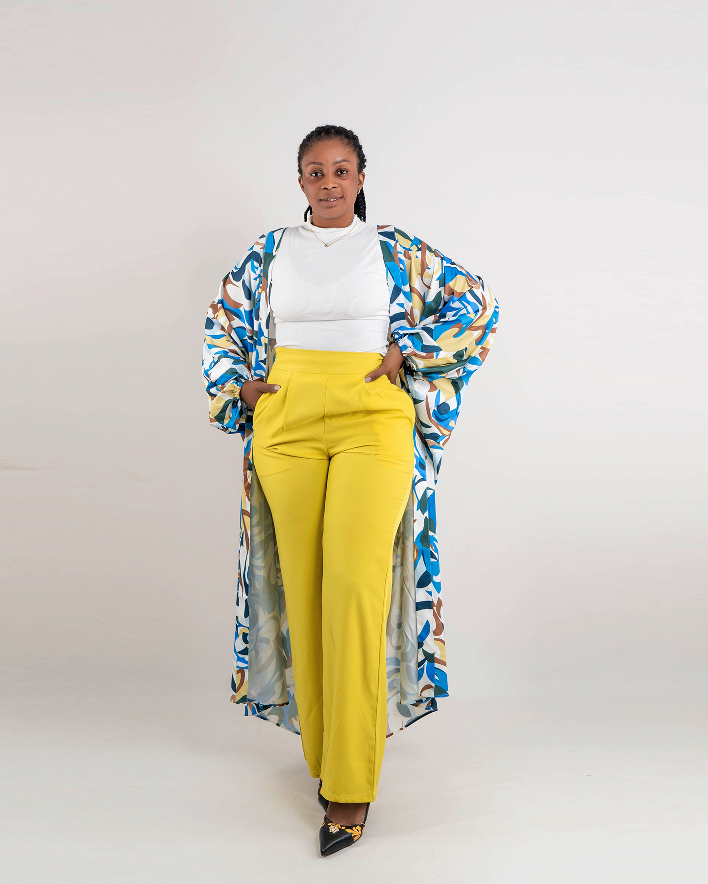 Fato de Pantalona Com Blusa Curta e Bata Estampada (TZ-2979)