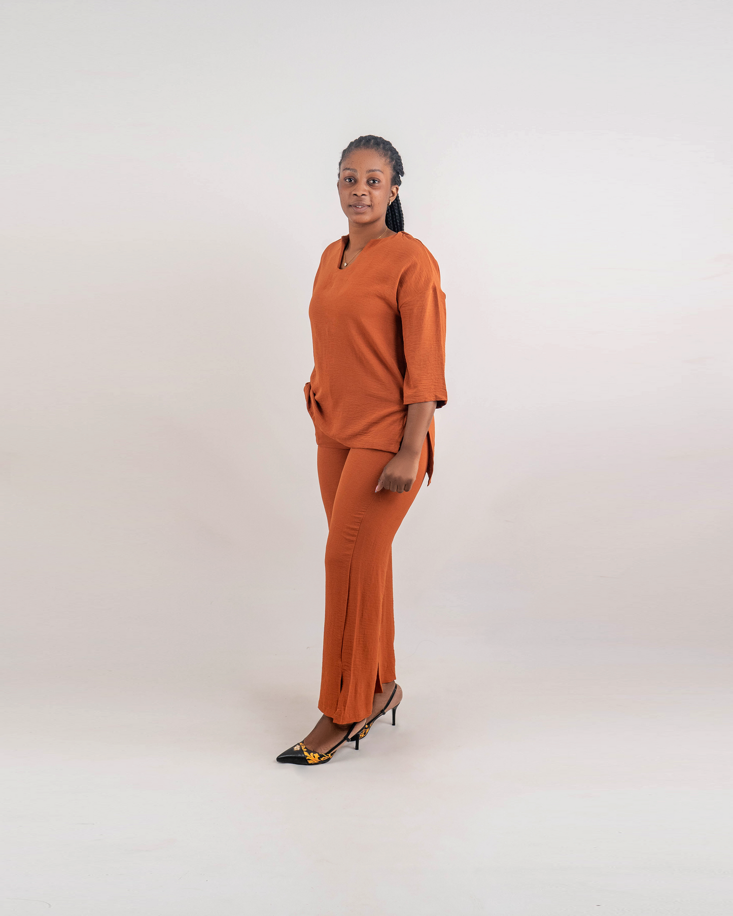 Fato de Pantalona com Blusa Comprida Tecido Linho (TZ-3067)